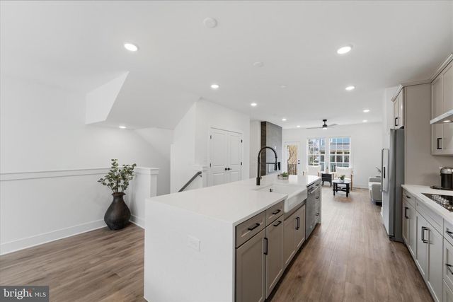 10820 WILLOW TER, Fairfax, VA 22031