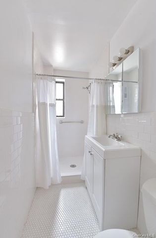 43-01 46 Street 1G, Sunnyside, NY 11104