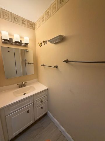 33 N Main Street 9F, Lombard, IL 60148