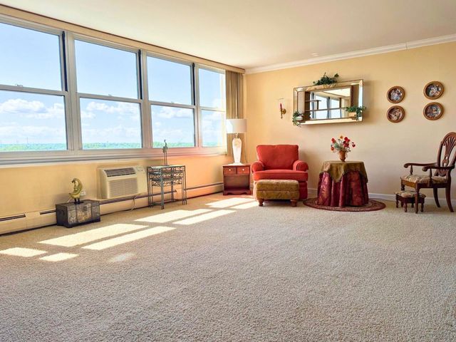 33 N Main Street 9F, Lombard, IL 60148
