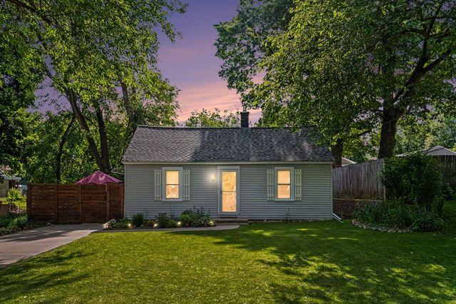 2628 Longstreet Avenue SW, Wyoming, MI 49509
