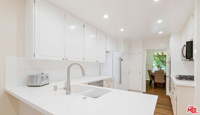 4346 Redwood Avenue A101, Marina Del Rey, CA 90292