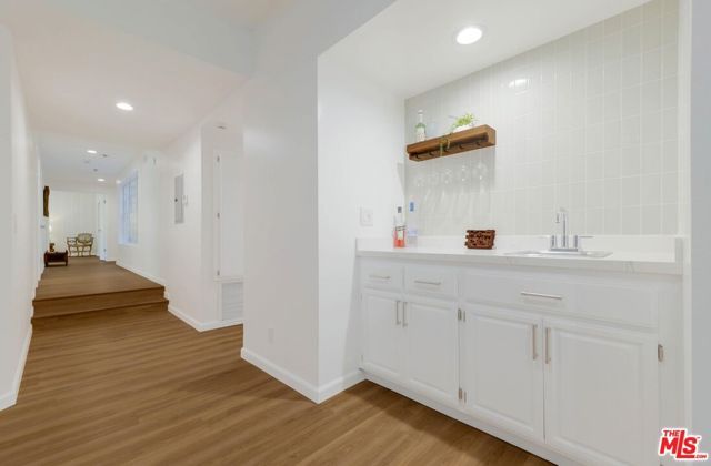 4346 Redwood Avenue A101, Marina Del Rey, CA 90292