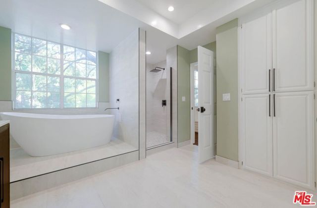 4346 Redwood Avenue A101, Marina Del Rey, CA 90292