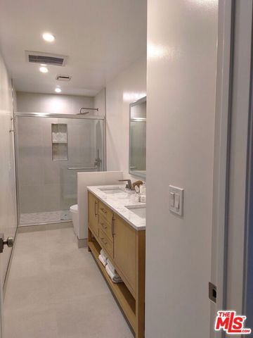 4346 Redwood Avenue A101, Marina Del Rey, CA 90292
