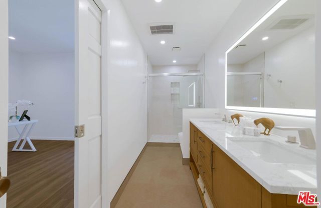 4346 Redwood Avenue A101, Marina Del Rey, CA 90292