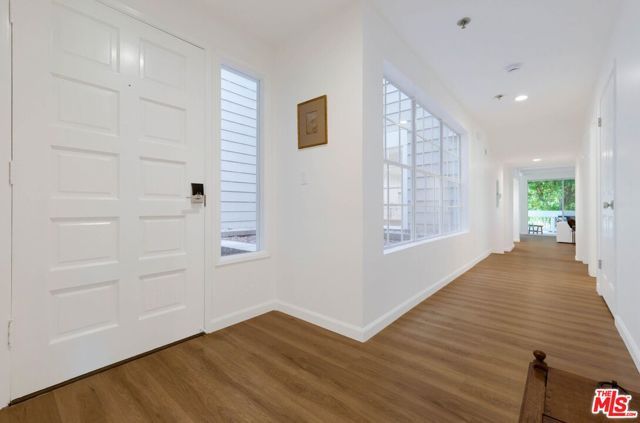 4346 Redwood Avenue A101, Marina Del Rey, CA 90292