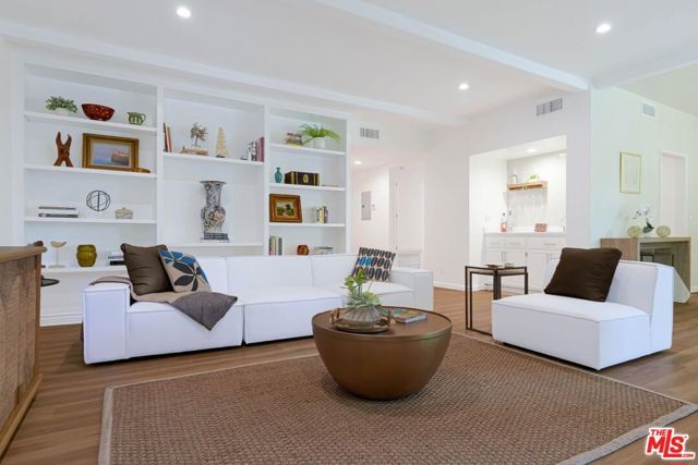 4346 Redwood Avenue A101, Marina Del Rey, CA 90292