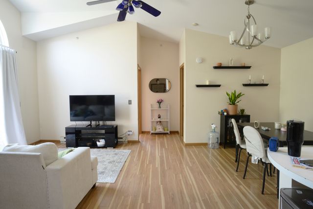 1574 W Crystal Rock Court 3C, Round Lake Beach, IL 60073