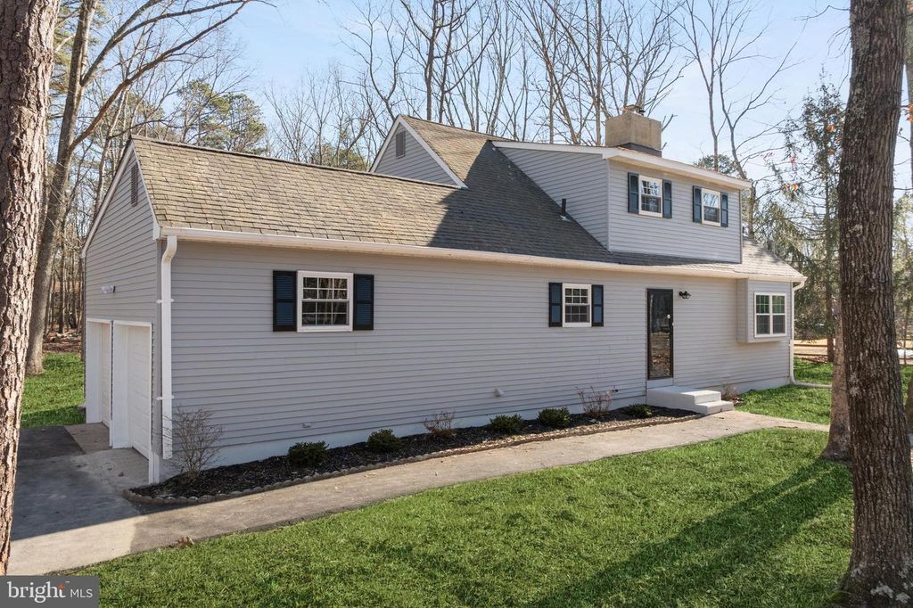 221 OAK LN, Tabernacle, NJ 08088