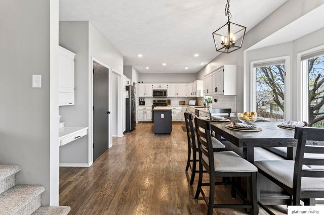 4504 Mark Street, Papillion, NE 68133