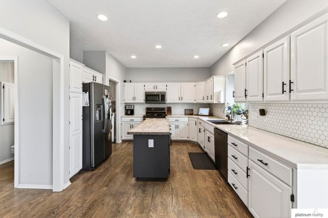 4504 Mark Street, Papillion, NE 68133