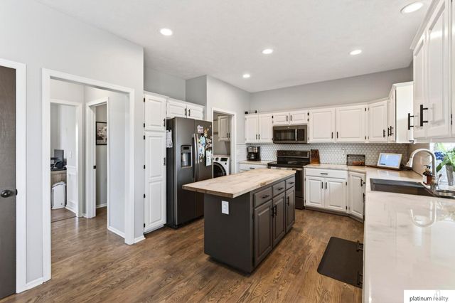 4504 Mark Street, Papillion, NE 68133
