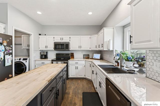 4504 Mark Street, Papillion, NE 68133