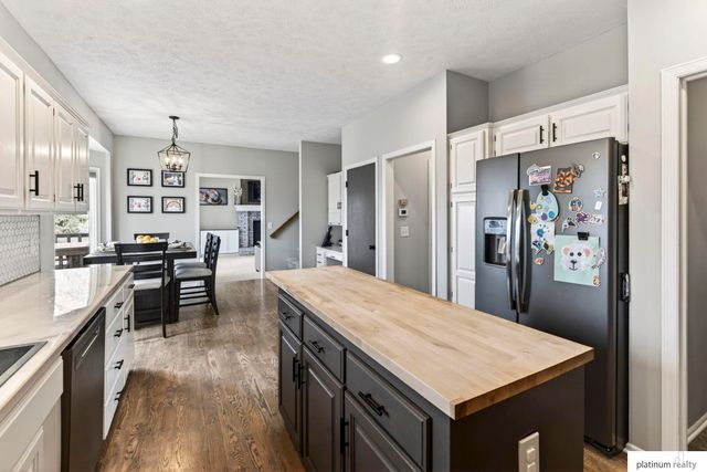 4504 Mark Street, Papillion, NE 68133