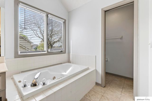 4504 Mark Street, Papillion, NE 68133