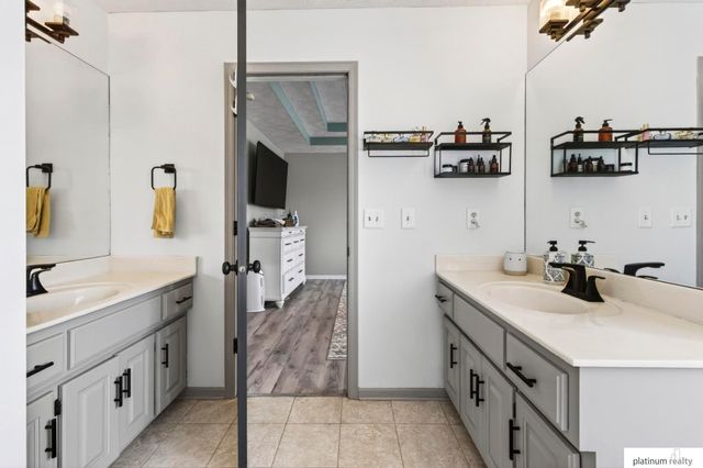 4504 Mark Street, Papillion, NE 68133