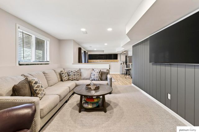 4504 Mark Street, Papillion, NE 68133