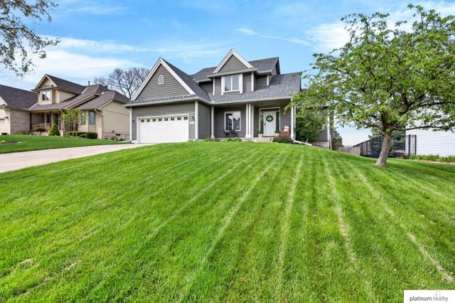4504 Mark Street, Papillion, NE 68133