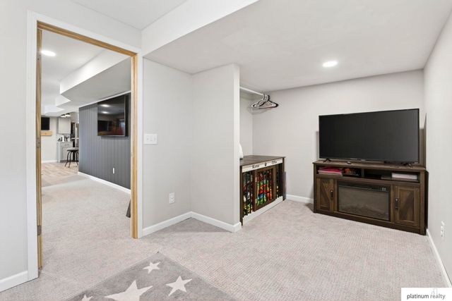 4504 Mark Street, Papillion, NE 68133