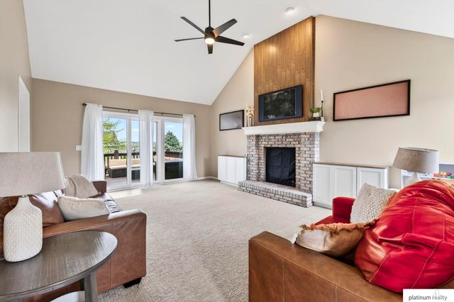4504 Mark Street, Papillion, NE 68133