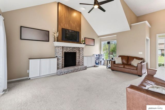 4504 Mark Street, Papillion, NE 68133