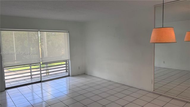 20201 NE 29th Ct D214, Aventura, FL 33180