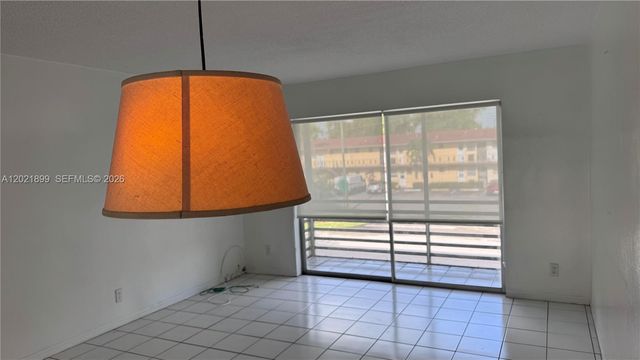 20201 NE 29th Ct D214, Aventura, FL 33180