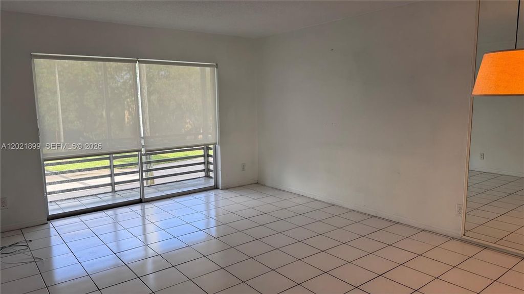 20201 NE 29th Ct D214, Aventura, FL 33180