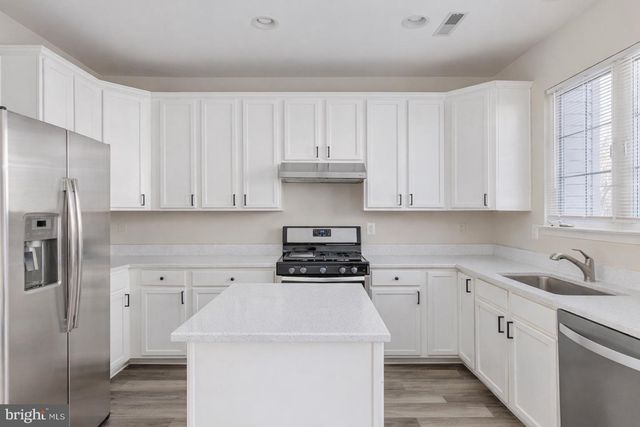 21491 RUSTY BLACKHAW SQ, Sterling, VA 20164