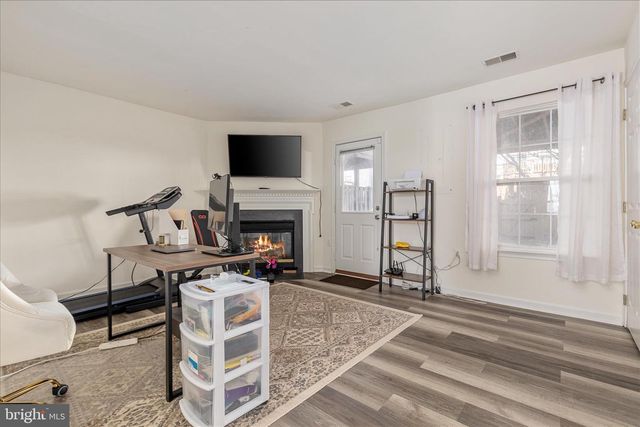 21491 RUSTY BLACKHAW SQ, Sterling, VA 20164