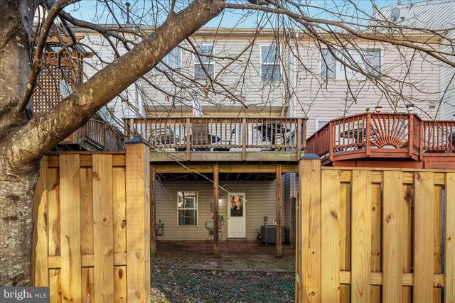 21491 RUSTY BLACKHAW SQ, Sterling, VA 20164