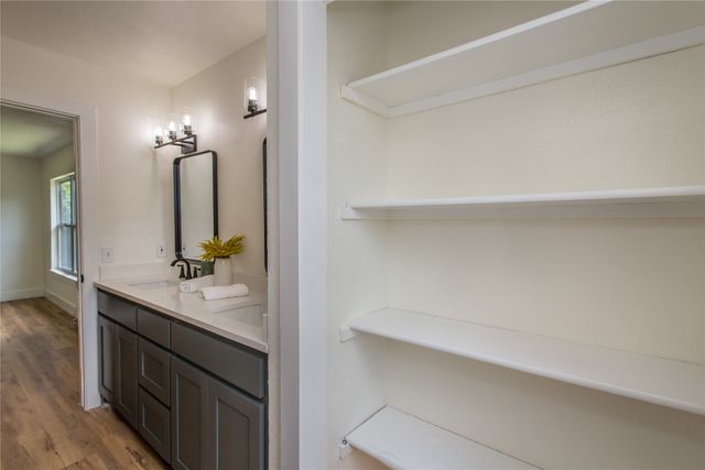 2213 Havenwood Drive, Arlington, TX 76018