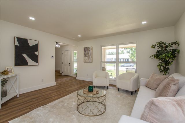 2213 Havenwood Drive, Arlington, TX 76018