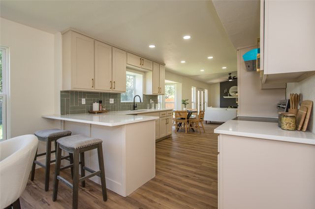 2213 Havenwood Drive, Arlington, TX 76018