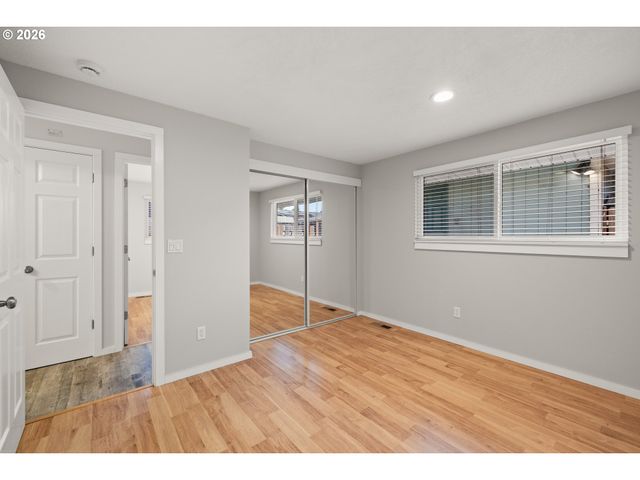 13647 GAFFNEY Ln 14, Oregon City, OR 97045