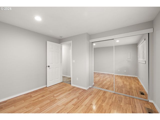 13647 GAFFNEY Ln 14, Oregon City, OR 97045