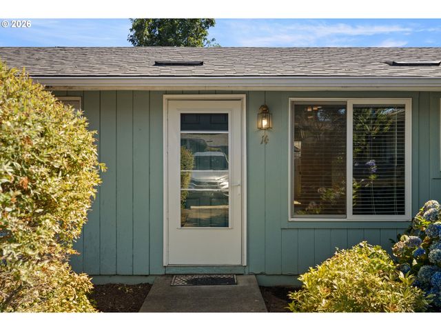 13647 GAFFNEY Ln 14, Oregon City, OR 97045