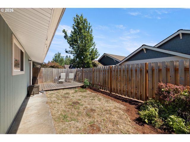 13647 GAFFNEY Ln 14, Oregon City, OR 97045