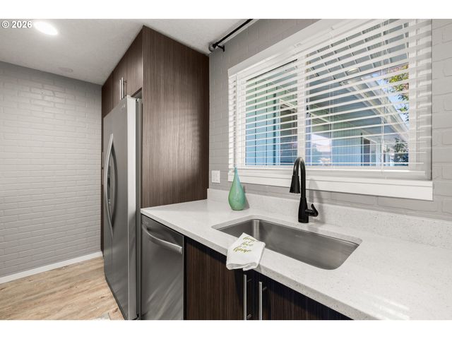 13647 GAFFNEY Ln 14, Oregon City, OR 97045
