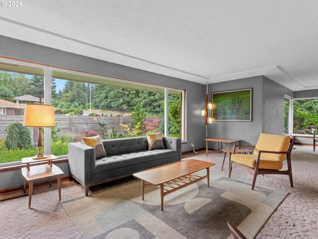 15015 Ne MULTNOMAH St, Portland, OR 97230