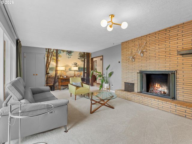 15015 Ne MULTNOMAH St, Portland, OR 97230
