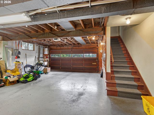 15015 Ne MULTNOMAH St, Portland, OR 97230