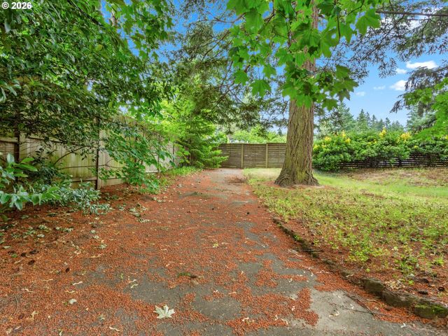15015 Ne MULTNOMAH St, Portland, OR 97230