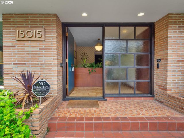 15015 Ne MULTNOMAH St, Portland, OR 97230