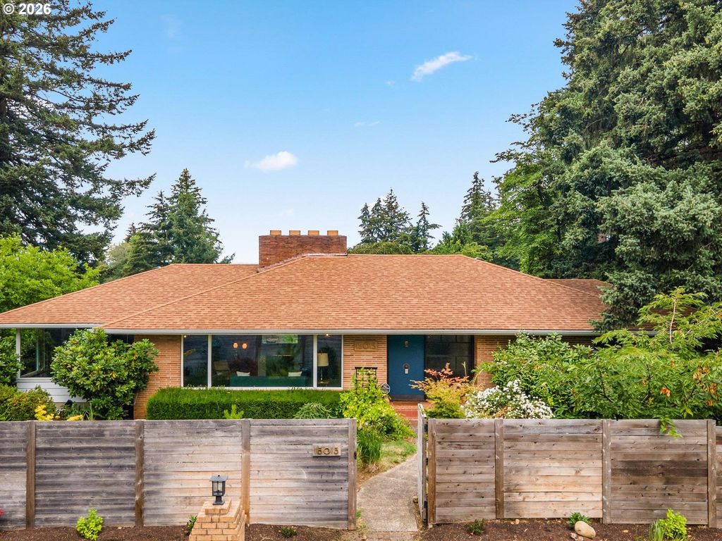 15015 Ne MULTNOMAH St, Portland, OR 97230