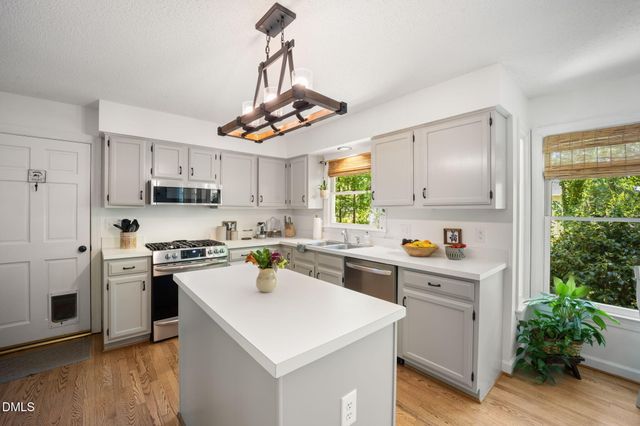 1307 Chimney Hill Drive, Apex, NC 27502