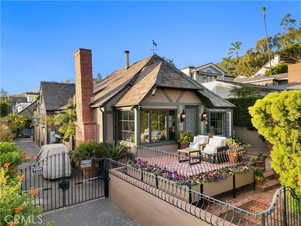 486 HOLLY Street, Laguna Beach, CA 92651