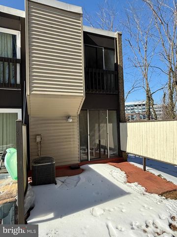 1231 N QUINN ST, Arlington, VA 22209