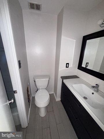 1231 N QUINN ST, Arlington, VA 22209